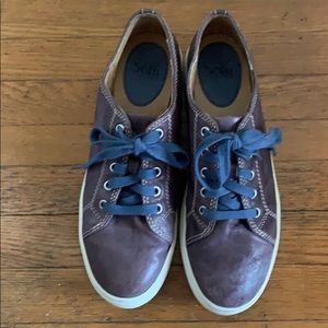 Sofft purple leather sneakers